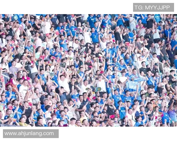 第八次访华的足球巨星：揭秘他与中国球迷的深厚情谊与不解之缘